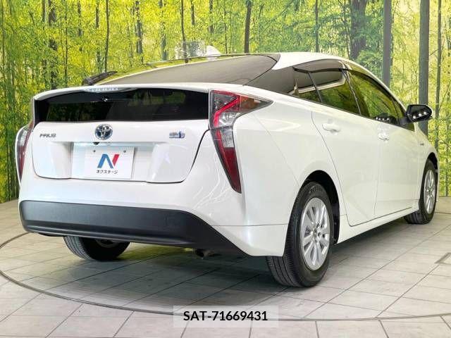 Toyota PRIUS 2016-05 282154-17