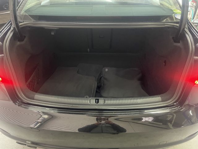 Audi A3 SEDAN 2015-06 1028-17