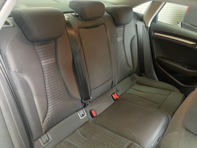 Audi A3 SEDAN 2015-06 1028-4