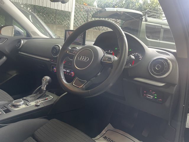 Audi A3 SEDAN 2015-06 1028-2