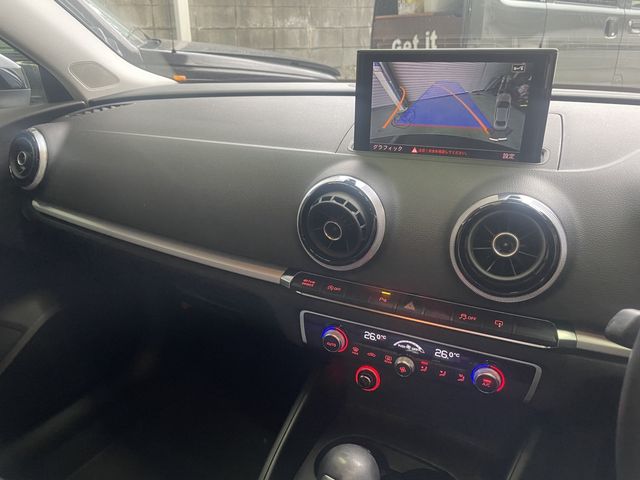 Audi A3 SEDAN 2015-06 1028-9