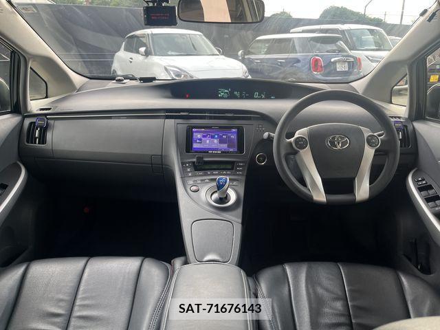 Toyota PRIUS 2011-09 393326-8