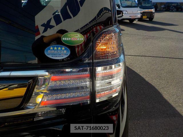 Toyota VELLFIRE 2017-10 215983-27