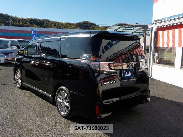 Toyota VELLFIRE 2017-10 215983-2
