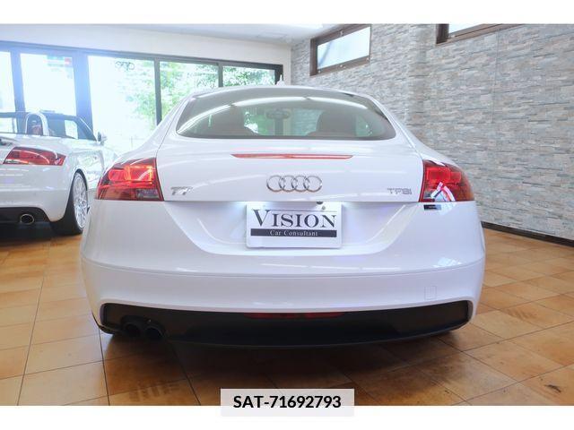 Audi TT 2013-12 379813-8