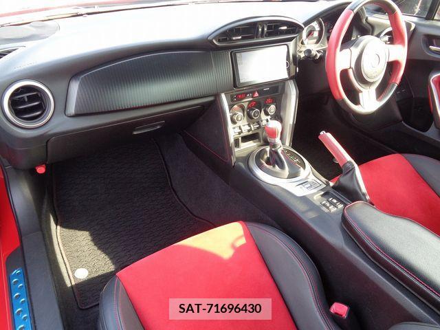 Toyota 86 2014-01 268089-10