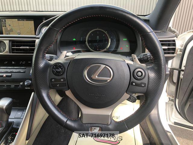Lexus IS 2014-06 300080-18