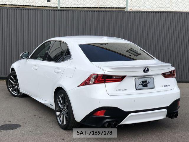 Lexus IS 2014-06 300080-2