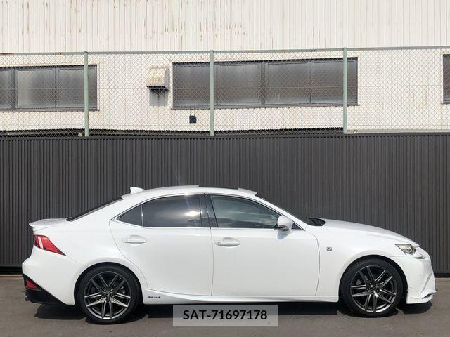 Lexus IS 2014-06 300080-7