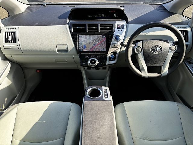 Toyota PRIUS ALPHA 2014-07 194838-1
