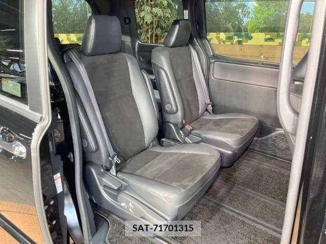 Toyota NOAH 2020-09 279485-9