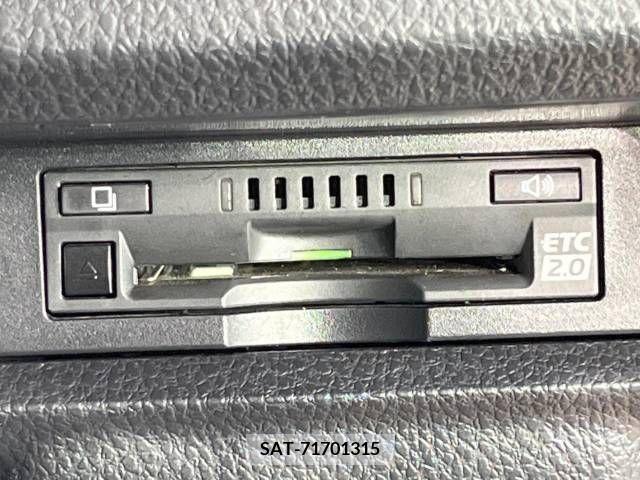 Toyota NOAH 2020-09 279485-7