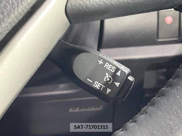 Toyota NOAH 2020-09 279485-5