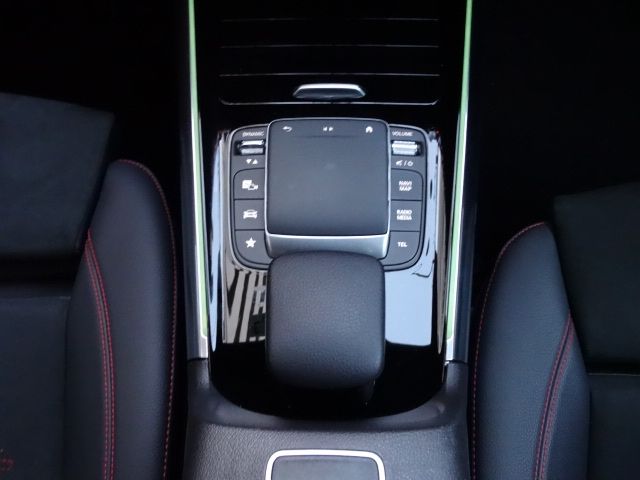 Mercedes Benz GLA-CLASS 2021-03 194184-21