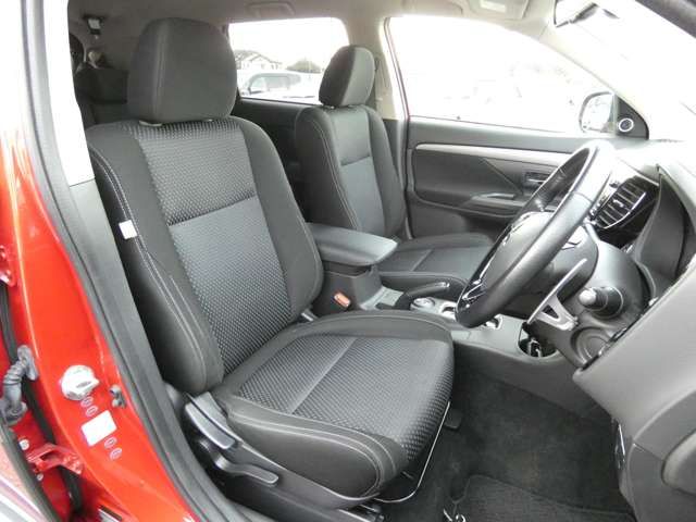 Mitsubishi OUTLANDER 2015-08 14954-6
