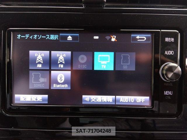 Toyota PRIUS 2017-05 228398-10