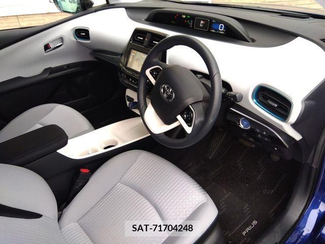 Toyota PRIUS 2017-05 228398-5