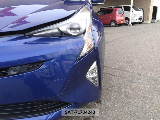Toyota PRIUS 2017-05 228398-15