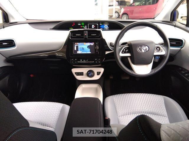 Toyota PRIUS 2017-05 228398-4