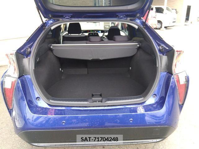 Toyota PRIUS 2017-05 228398-8