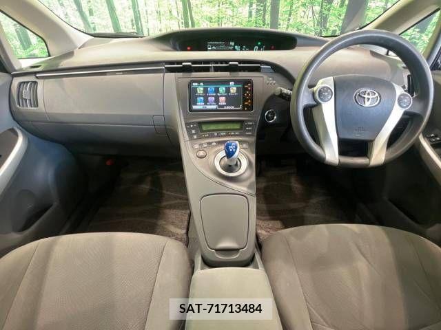 Toyota PRIUS 2011-01 366375-1