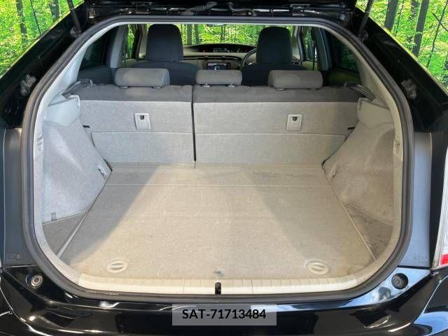 Toyota PRIUS 2011-01 366375-10