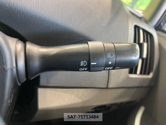 Toyota PRIUS 2011-01 366375-7