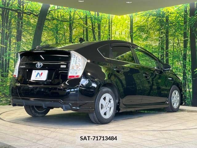 Toyota PRIUS 2011-01 366375-17