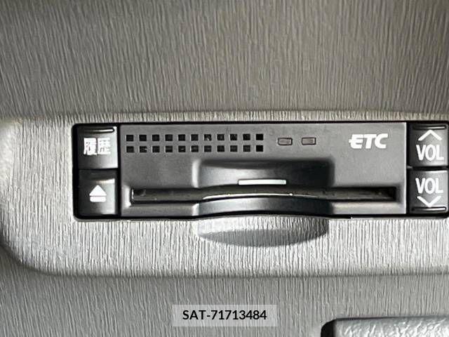 Toyota PRIUS 2011-01 366375-3