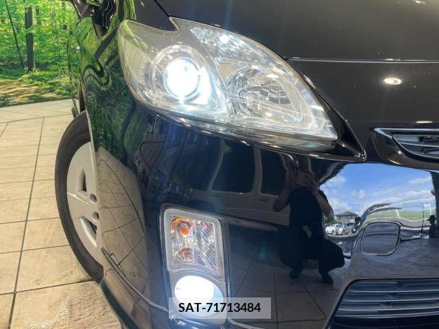 Toyota PRIUS 2011-01 366375-12