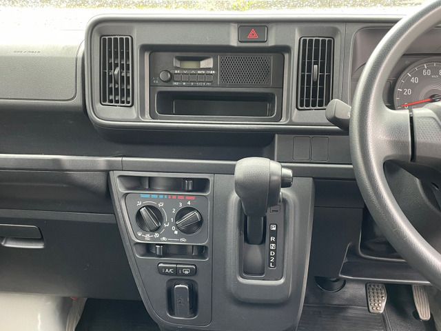 Daihatsu HIJET CARGO 2019-04 28824-17