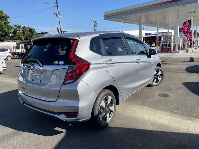 Honda FIT HYBRID 2018-07 11484-1