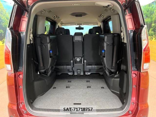Nissan SERENA 2016-10 367798-11
