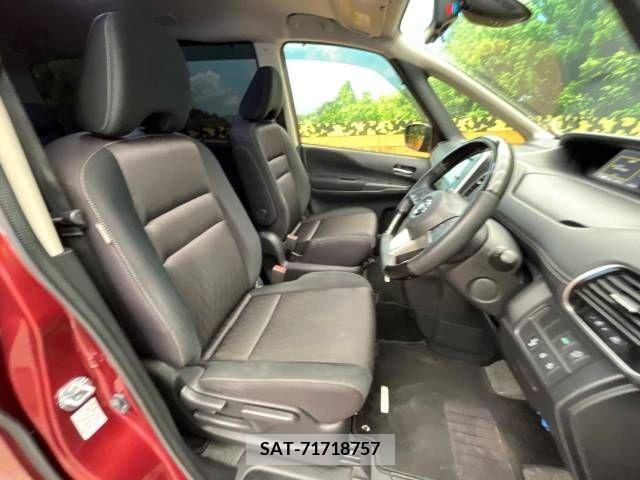 Nissan SERENA 2016-10 367798-8