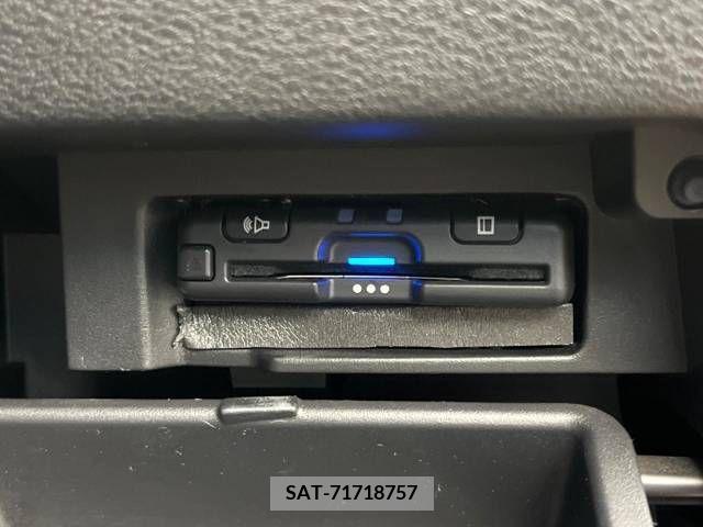 Nissan SERENA 2016-10 367798-7