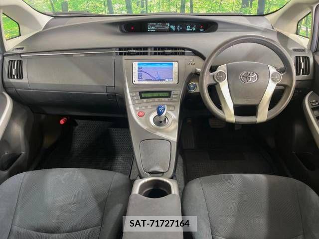 Toyota PRIUS 2012-06 283301-1