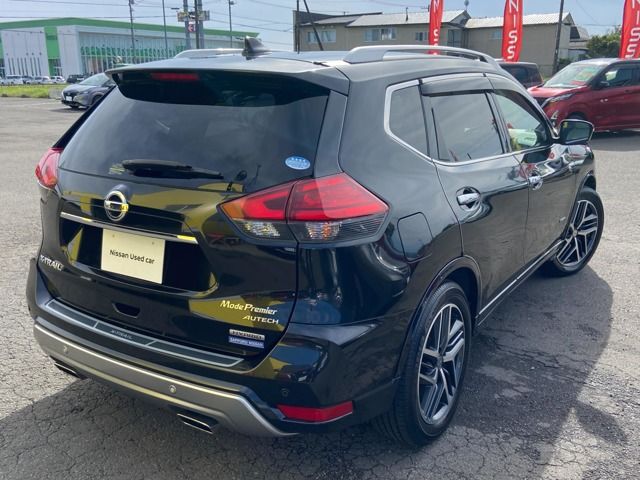 Nissan X-TRAIL 2018-08 13672-1