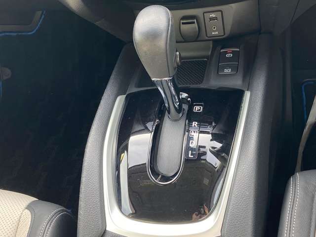Nissan X-TRAIL 2018-08 13672-11