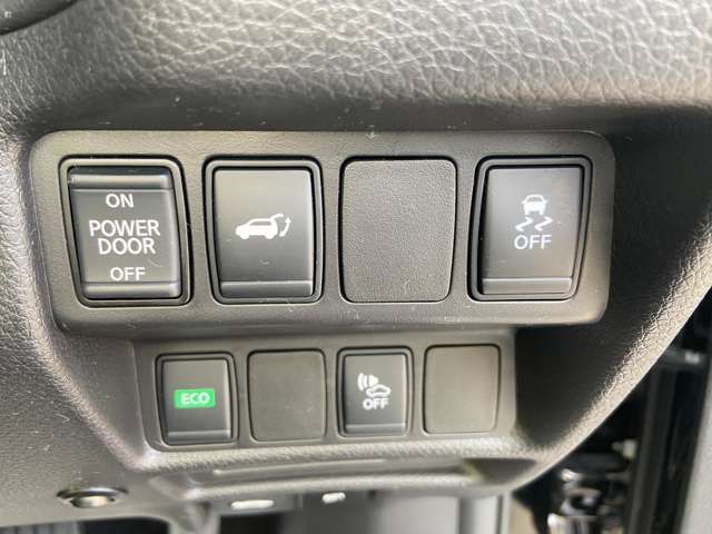Nissan X-TRAIL 2018-08 13672-7