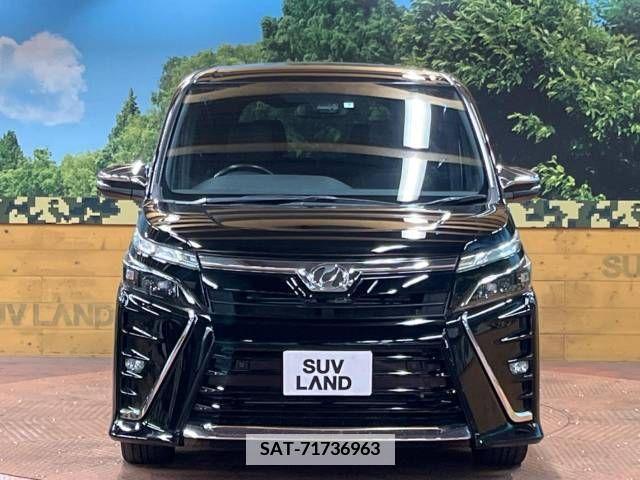 Toyota VOXY 2019-08 370429-15