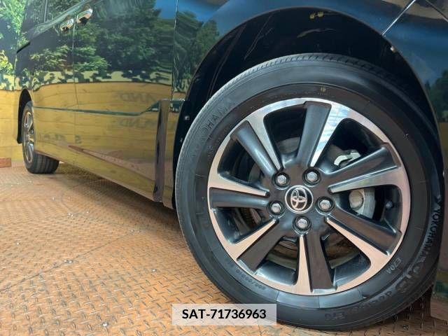 Toyota VOXY 2019-08 370429-13