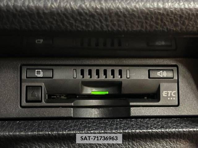 Toyota VOXY 2019-08 370429-7