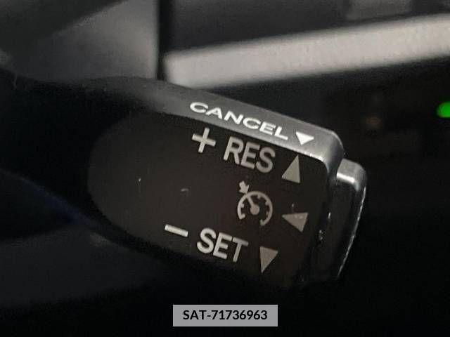 Toyota VOXY 2019-08 370429-5