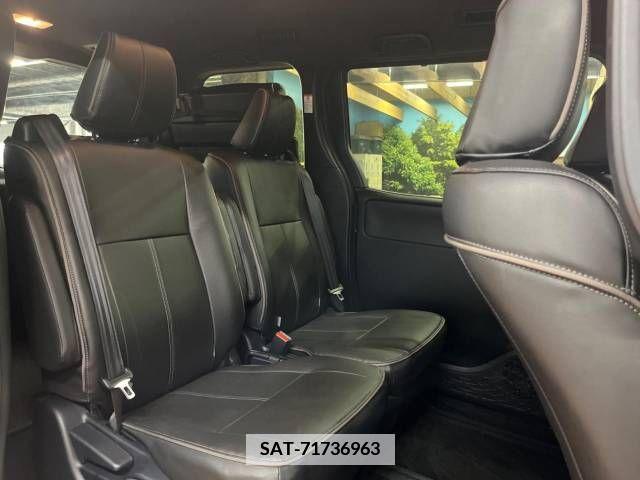 Toyota VOXY 2019-08 370429-9