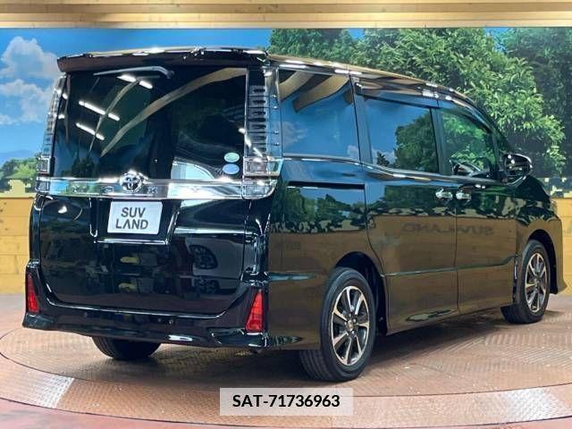 Toyota VOXY 2019-08 370429-18