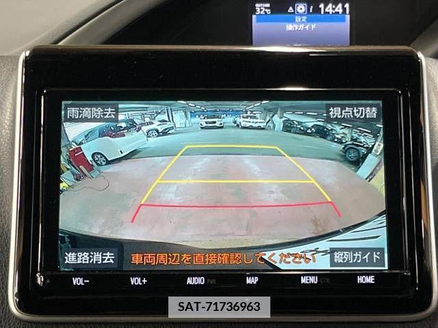Toyota VOXY 2019-08 370429-4