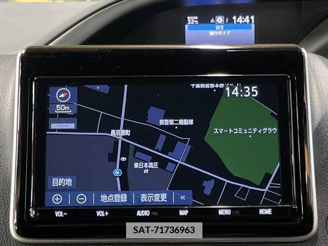 Toyota VOXY 2019-08 370429-3
