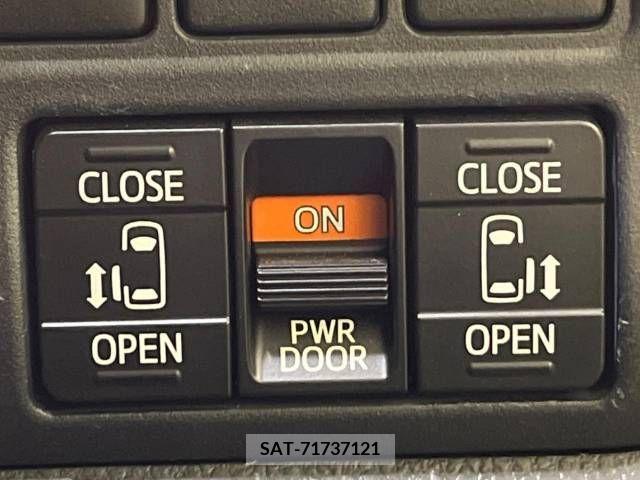 Toyota VOXY 2015-10 236948-4