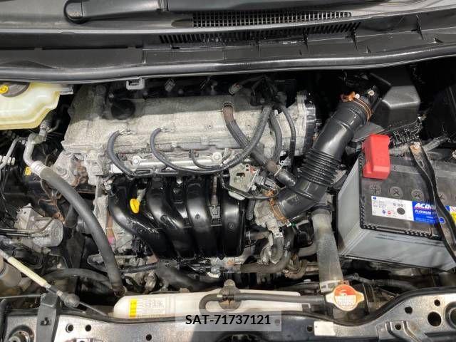 Toyota VOXY 2015-10 236948-19