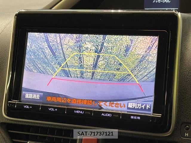 Toyota VOXY 2015-10 236948-3
